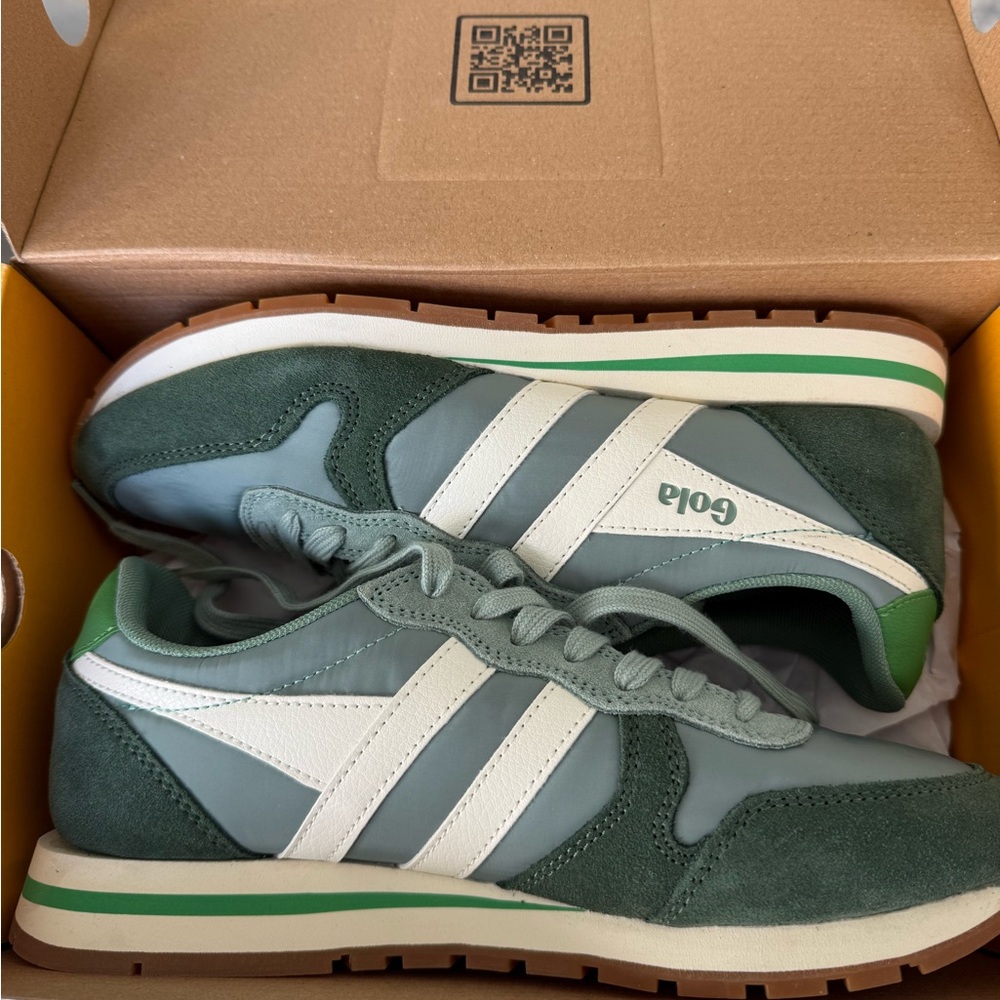 Gola Green and White Sneakers Retro Low-Top Design